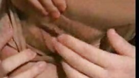 她更喜欢另一个女人自慰
