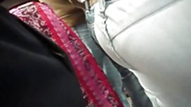 成熟的超级猪鬃在一辆面包车中破碎