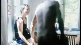 西班牙成熟的角质与脱衣舞娘