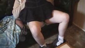 jana热身在游泳池玩耍