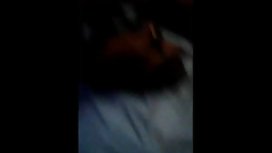 骚扰他的妹妹直到她接受