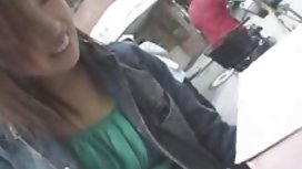 在公共浴室口交