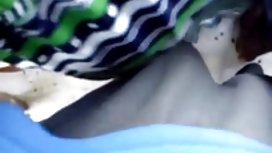 女孩给一个叔叔铸造
